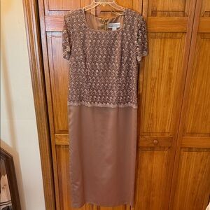 Beautiful ladies Jessica Howard Brown Lace Dress NWOT size 14